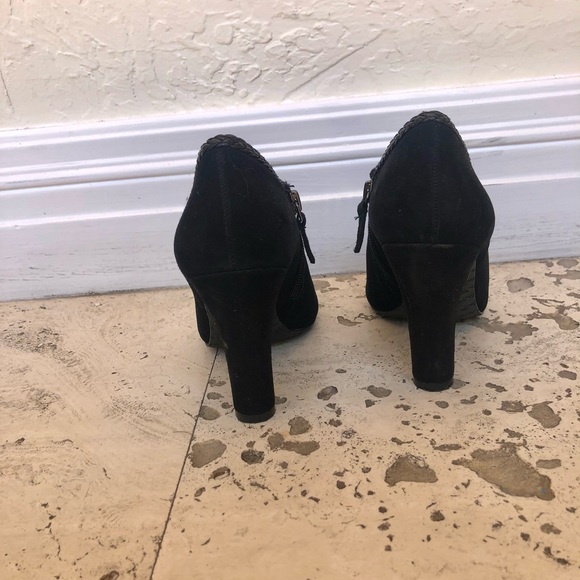 SOLD NWOT Tahari Booties Size 6 - Picture 5 of 12